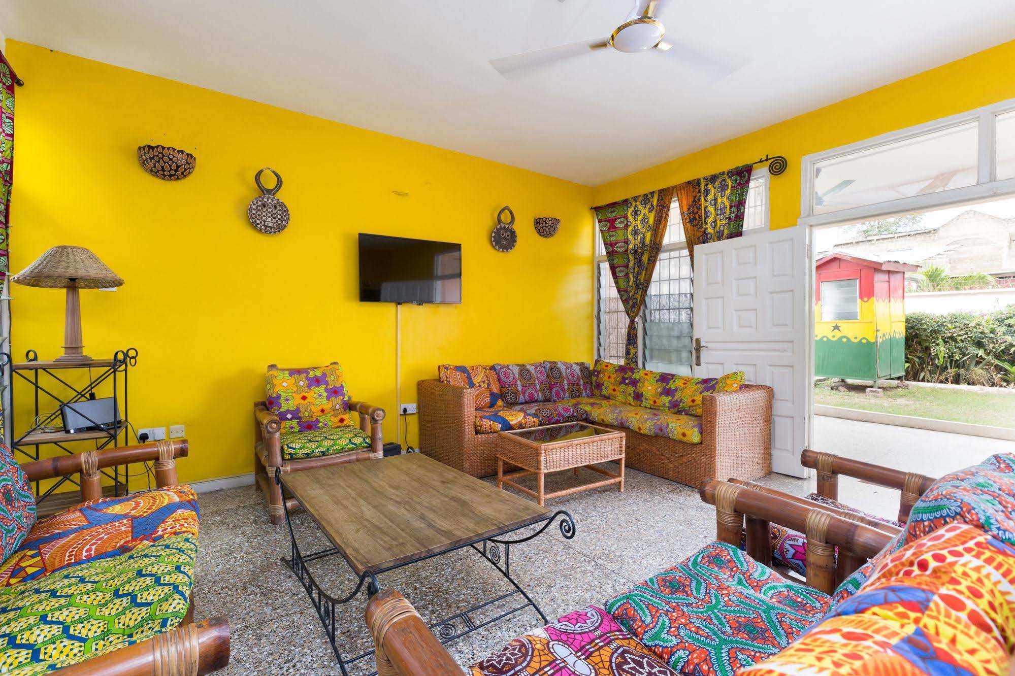 Agoo Hostel (Adults Only) Accra Exterior photo